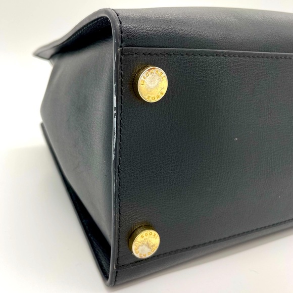 🥳SOLD🥳🔥👜 Michael Kors Black & Gold Purse 👜🔥 - Picture 9 of 15
